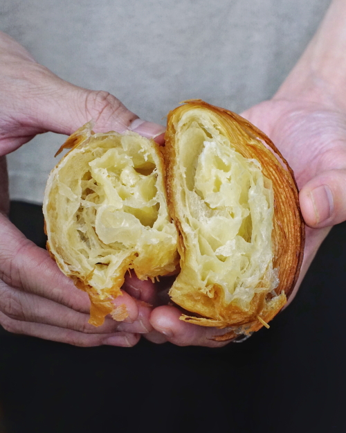 petit pain butter croissant